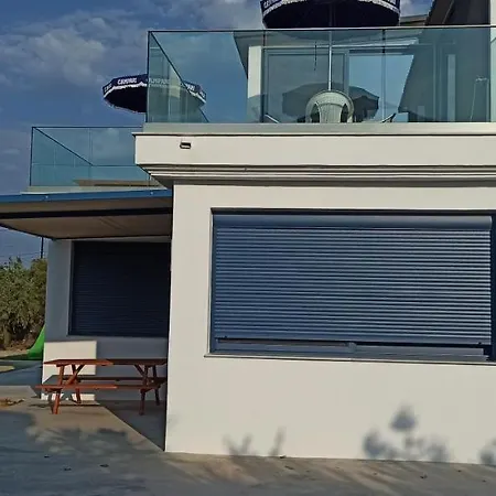 Apartamento Beautiful Beachfront Apartment In Lixouri Greece