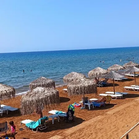 Apartamento Beautiful Beachfront Apartment In Lixouri Greece *